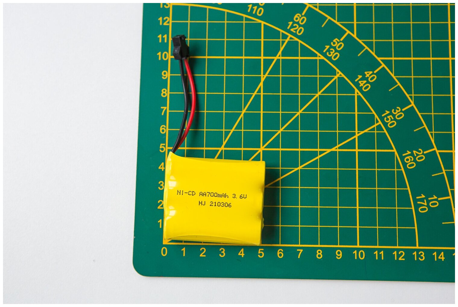 Аккумулятор NI-CD 3.6V 700MAH форма FLATPACK разъем SM