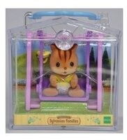 Игровой набор Sylvanian Families Младенец в сундучке 3370