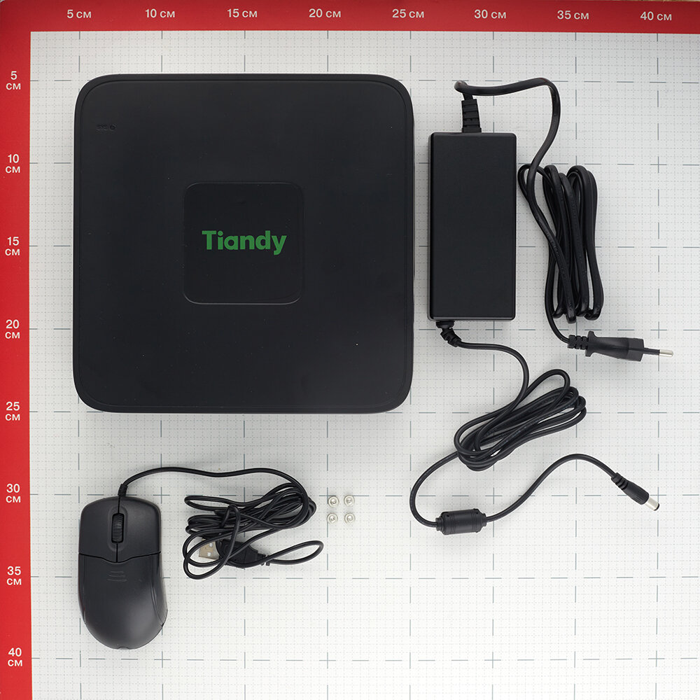 Видеорегистратор Tiandy TC-R3105 5 Мп 1080p