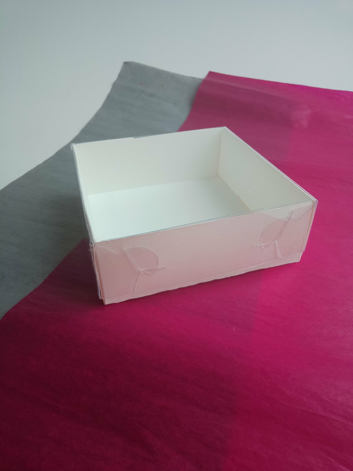 Коробка 10*10*3,5 см с прозрачной крышкой//20 шт, белая