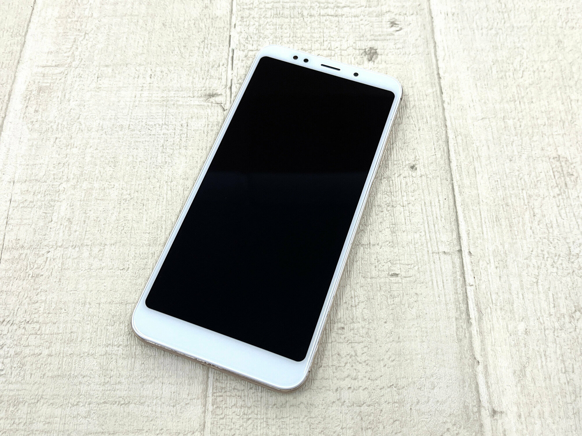 Смартфон Xiaomi Redmi 5 Plus 3/32 ГБ Global, Dual nano SIM, золотистый — фото 1