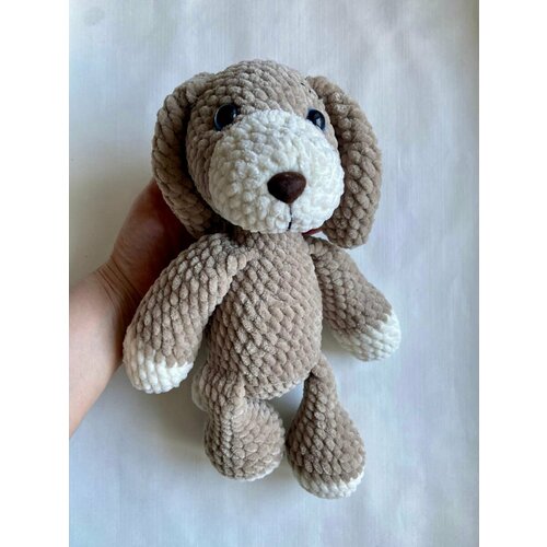 Вязаная игрушка из плюшевой пряжи собачка 1390₽