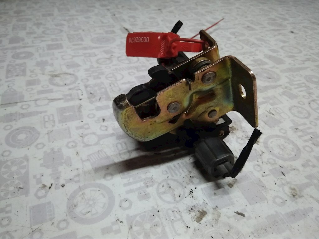 Замок крышки багажника Jeep Grand Cherokee 2 55136740AB арт. 362678