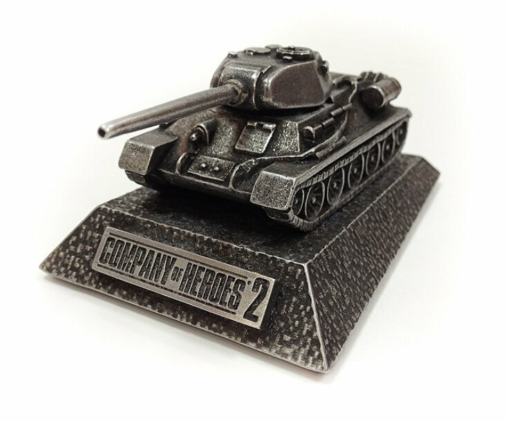 Фигурка танка из коллекционного издания Company of Heroes 2
