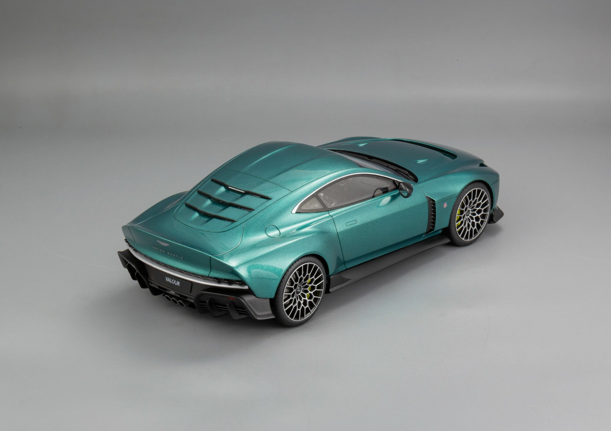 1:18 Aston Martin Valour - 2024, Коллекционная масштабная модель от GT Spirit — фото 1
