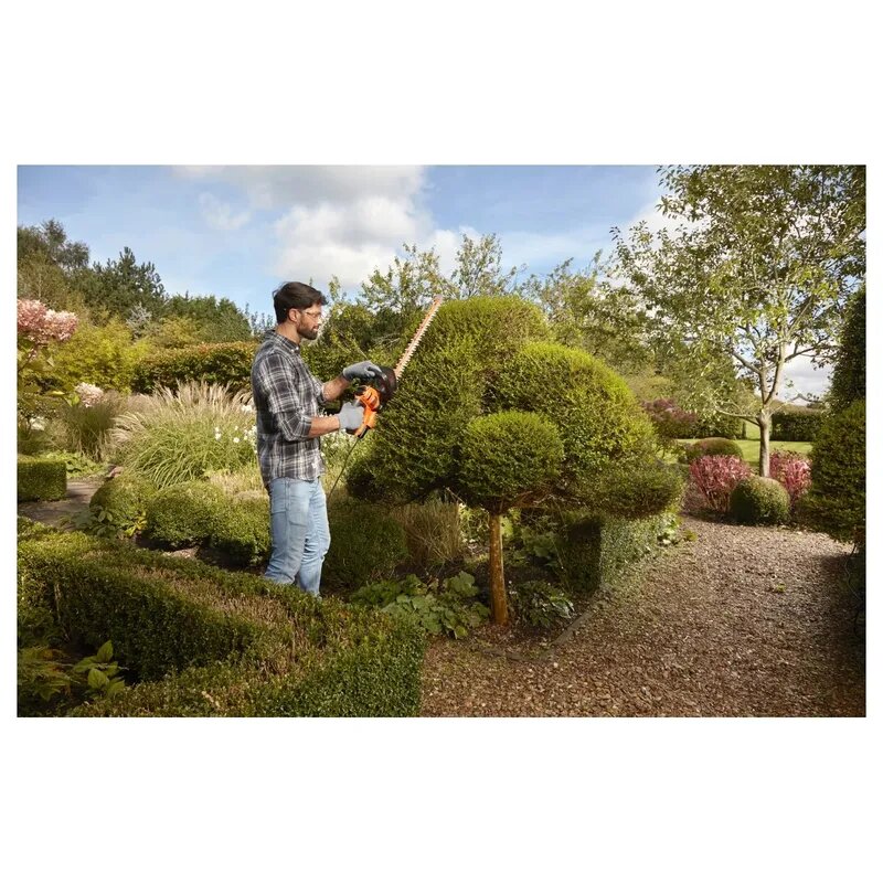 Электрический кусторез Black & Decker BEHTS301-QS — фото 1