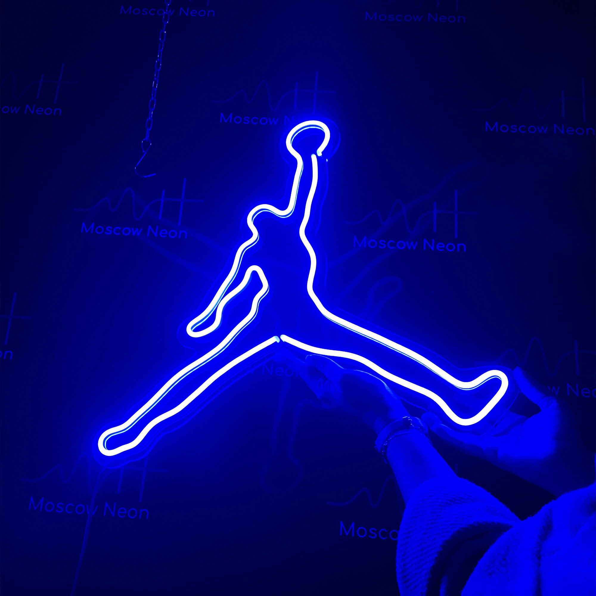 Неоновая вывеска / светильник декоративный в виде логотипа Nike Jordan (Джордан) с диммером - фотография № 2