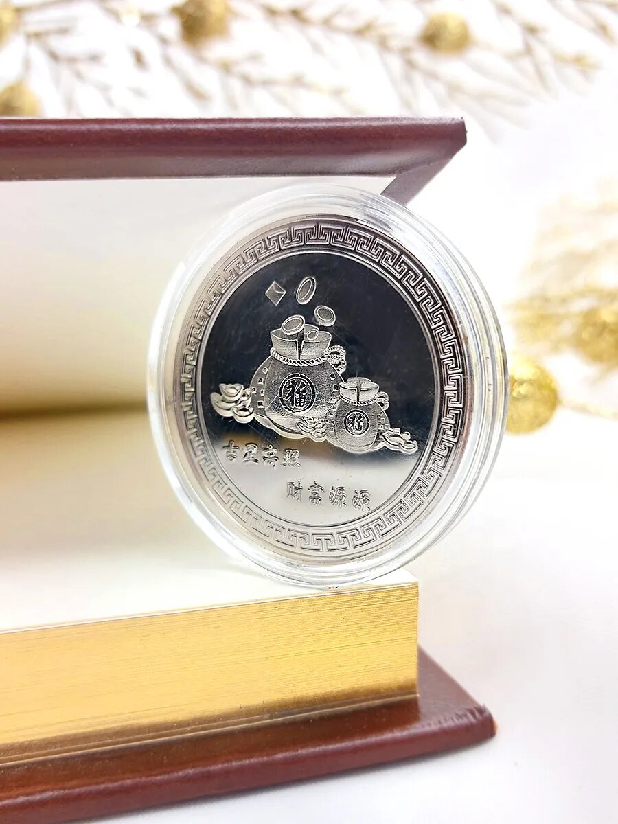 Монета сувенирная с изображением лошади — фото 1