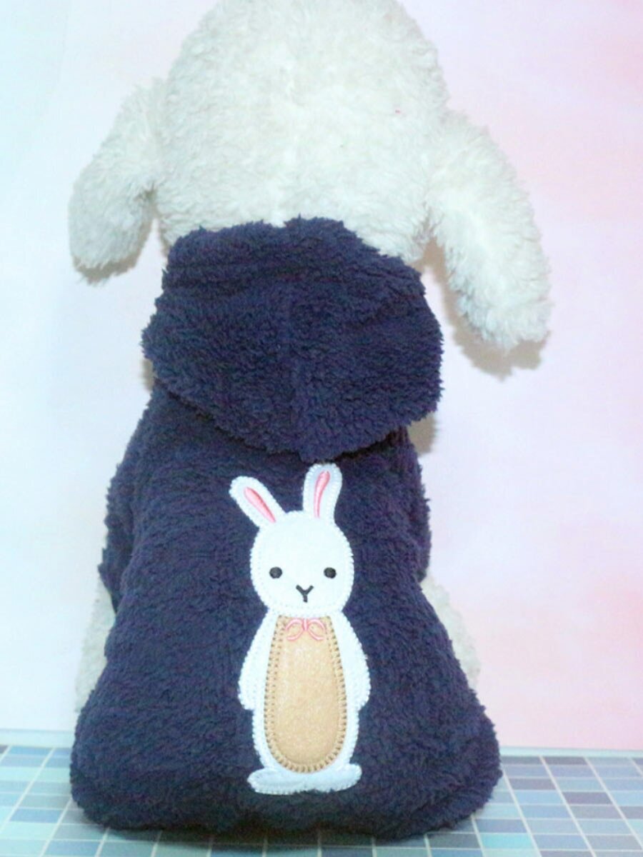 Плюшевый комбинезон теплая зимняя одежда для собак Синий зайчик размер S - фотография № 1