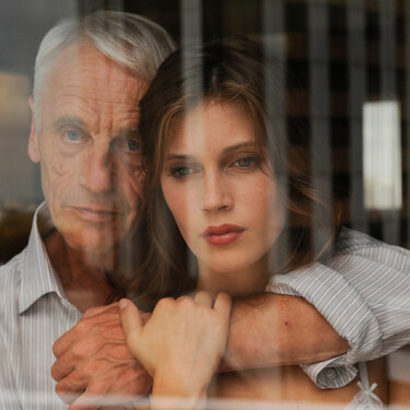 Шәуеттегі қырынған киска