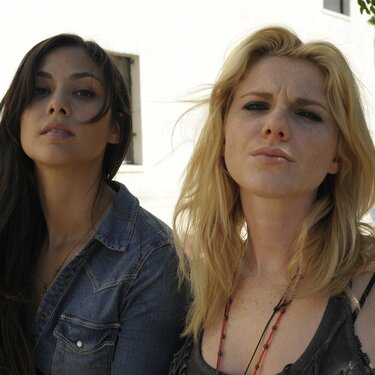 Жалаңаш Эмма Уотсон бейнесін қараңыз