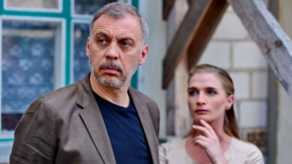 Фон фильма «Дедушка»