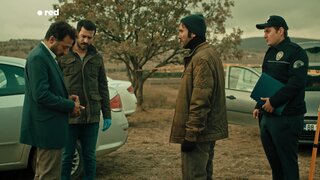 Sallaniyor Evimiz