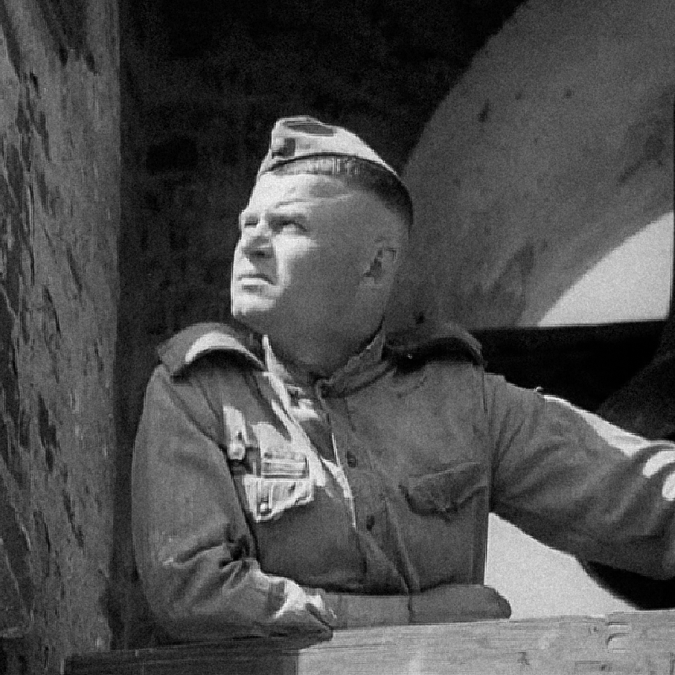 Фон фильма «Спокойный день в конце войны»
