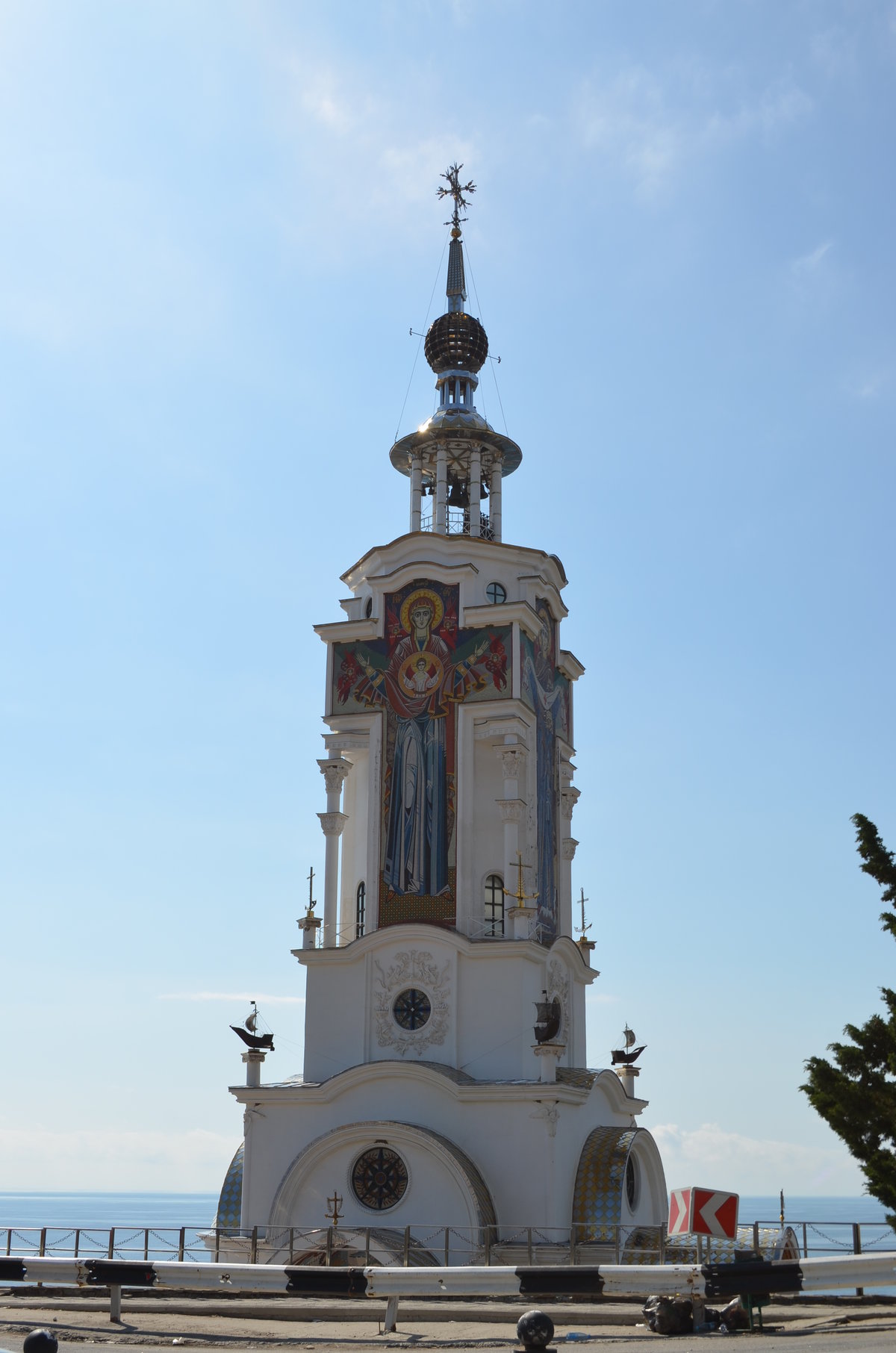 храм маяк николая чудотворца фото