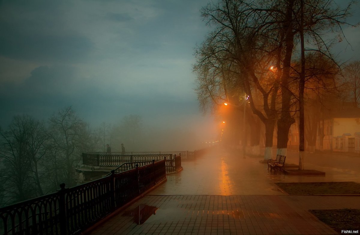 город в тумане фото