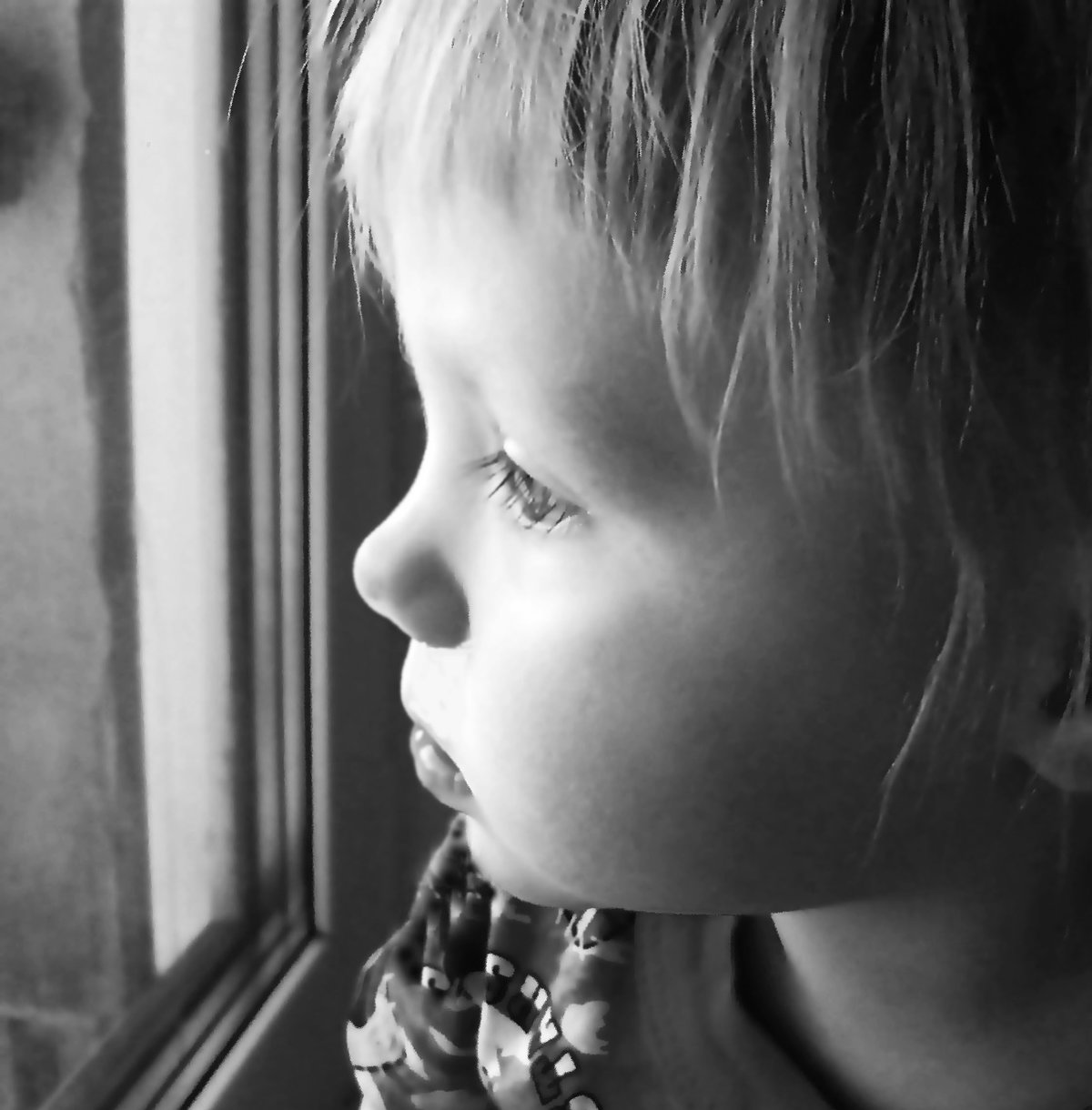 грустный ребенок фото