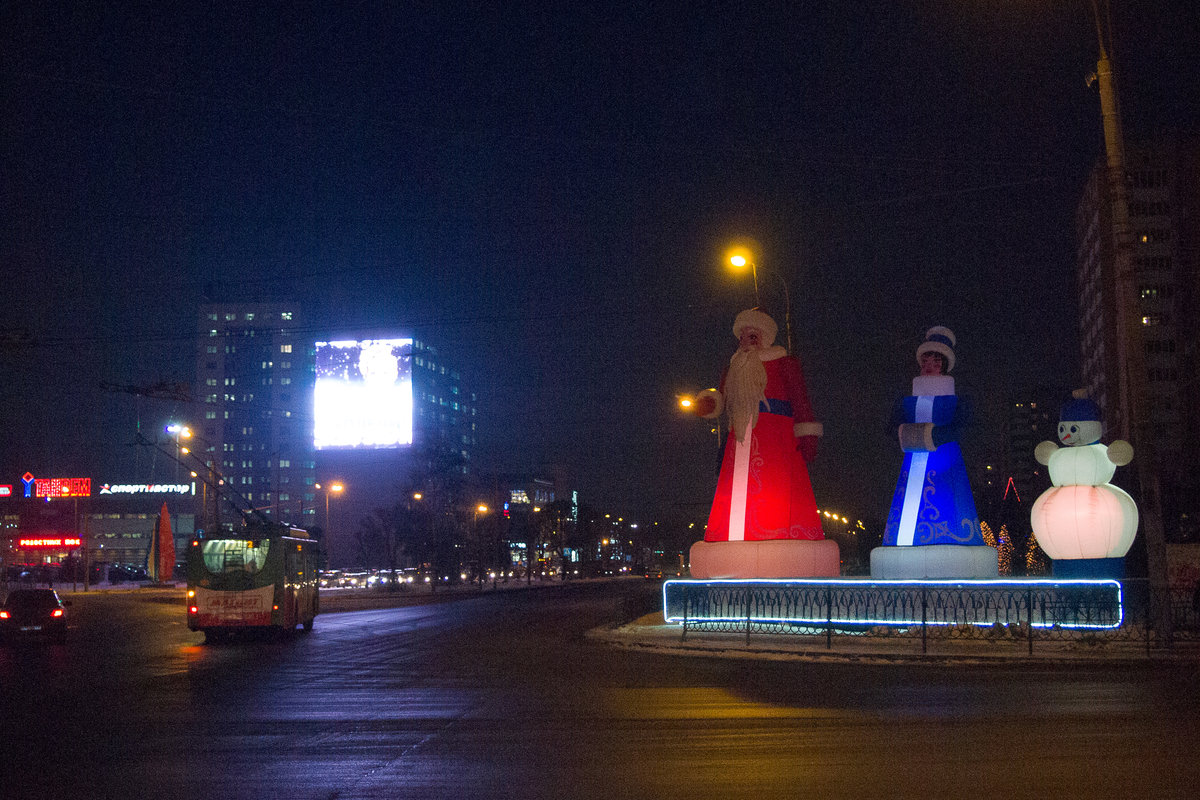 площадь свободы в харькове ночью фото