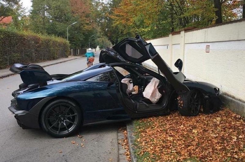 разбитые суперкары mclaren фото