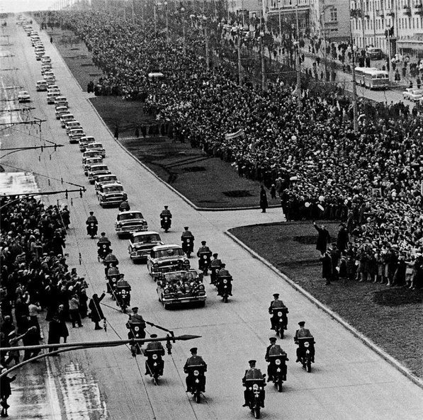 кортеж юрия гагарина москва 1961 фото