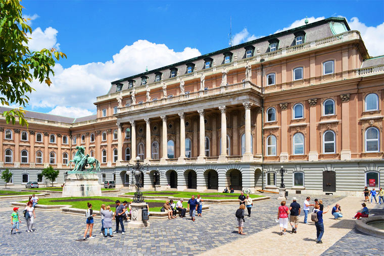 королевский дворец в будапеште фото