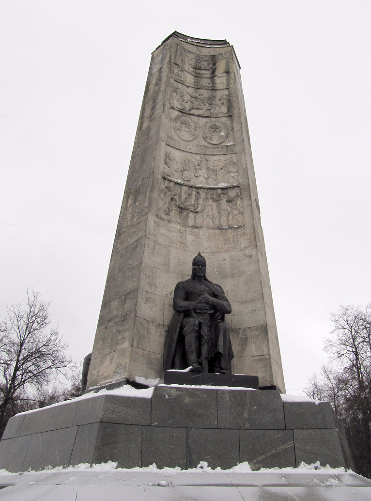 монумент в честь 850 летия города владимира фото