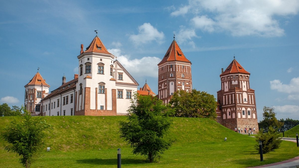 беларусь мирский замок фото