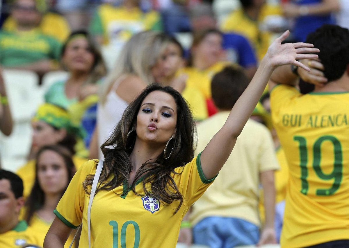 fanatki-krasivie-devushki