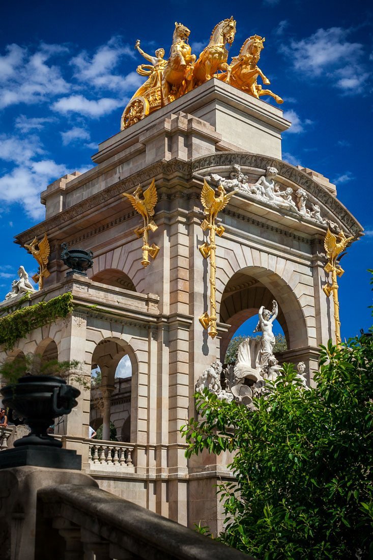 парк цитадели барселона скульптура фото