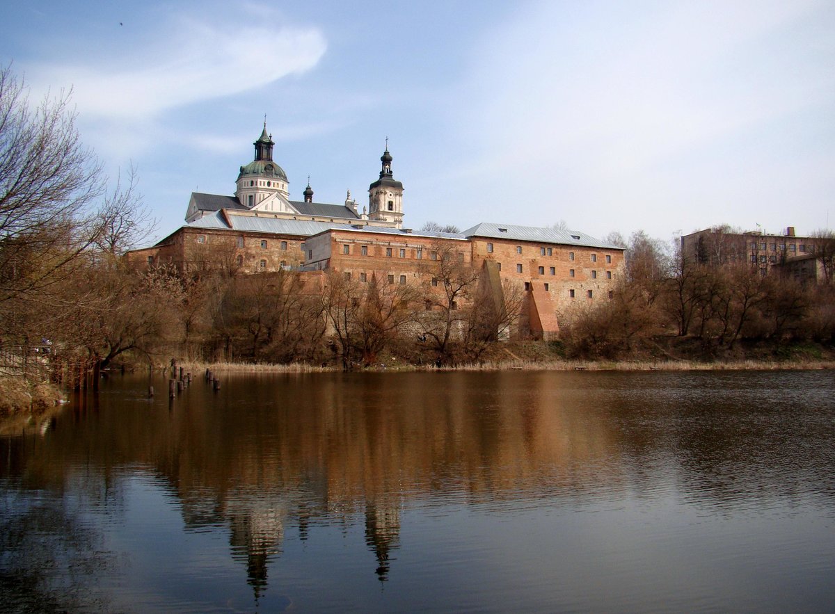 костел босых кармелитов в бердичеве фото