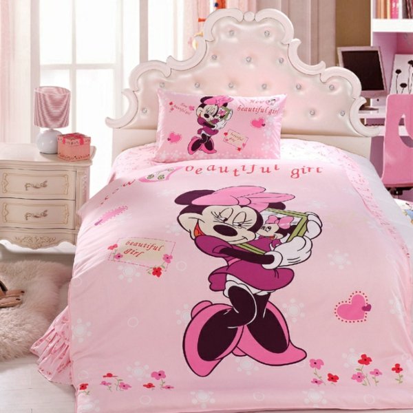 Красивое розовое постельное белье для девочки
