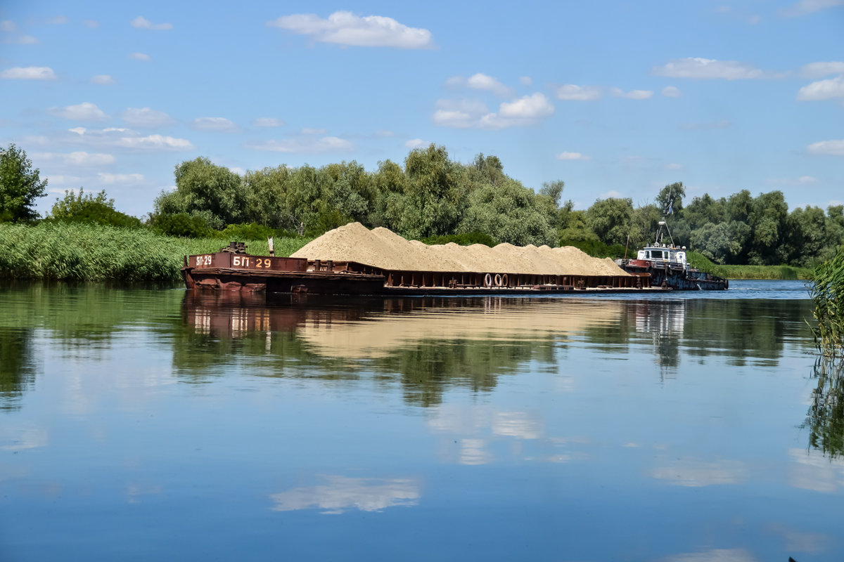 речная баржа фото