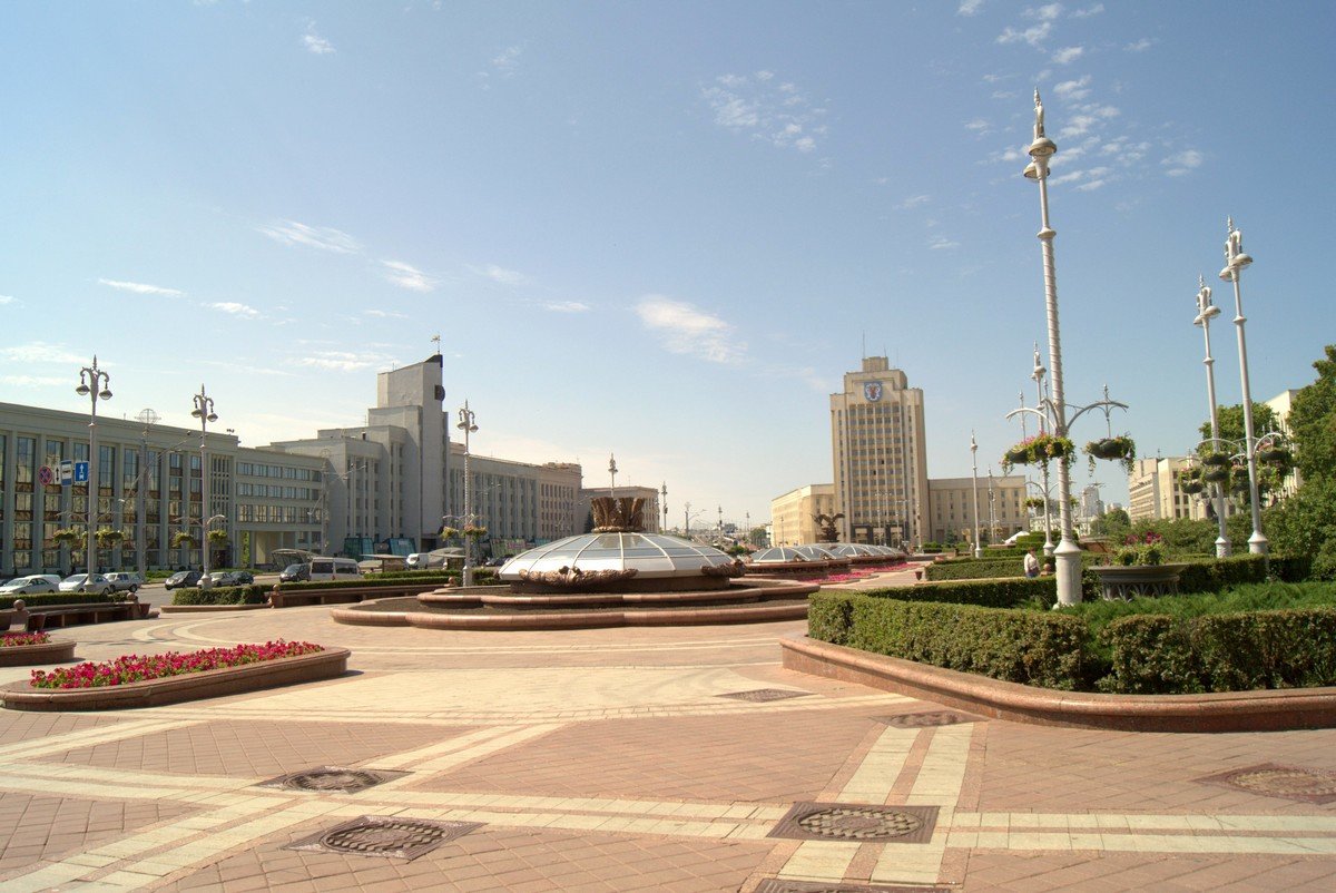 площадь независимости минск фото