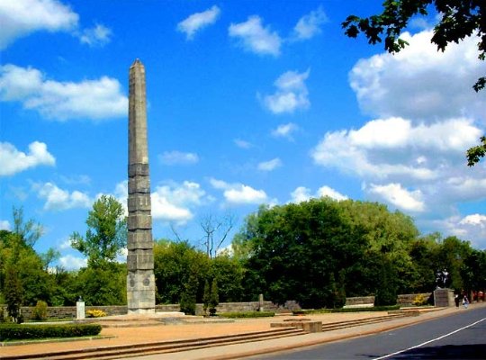 памятник 1200 гвардейцам в калининграде фото