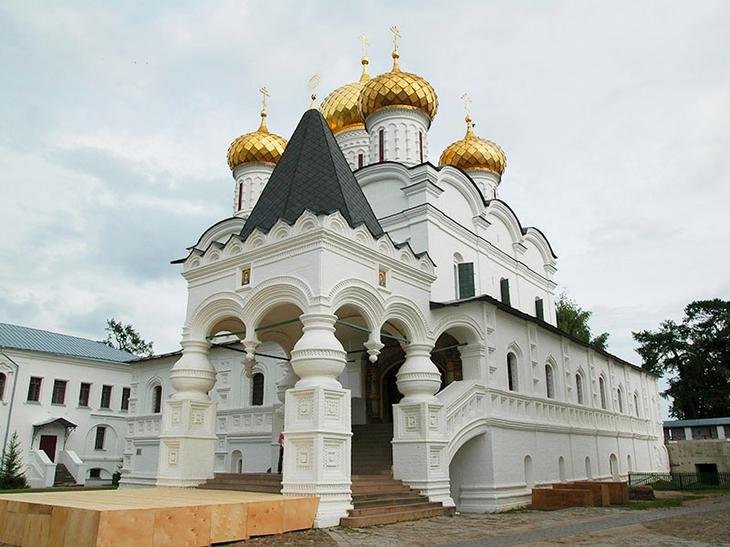 кострома свято троицкий ипатьевский монастырь фото