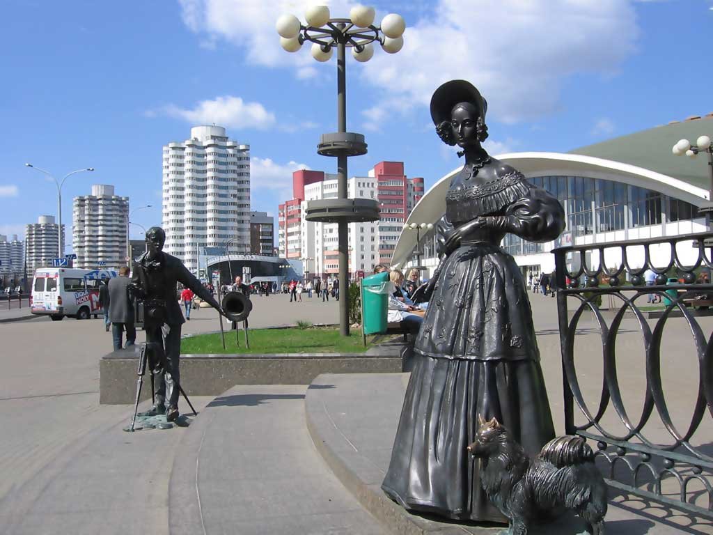 памятник на комаровском рынке в минске фото