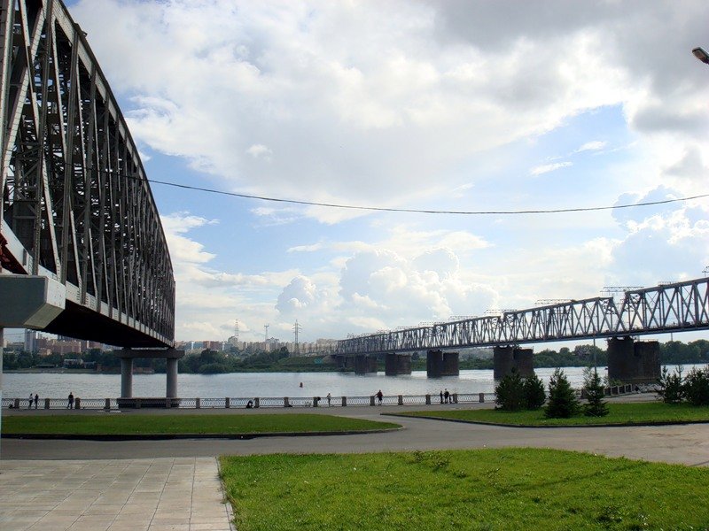 памятник железнодорожному мосту в новосибирске фото