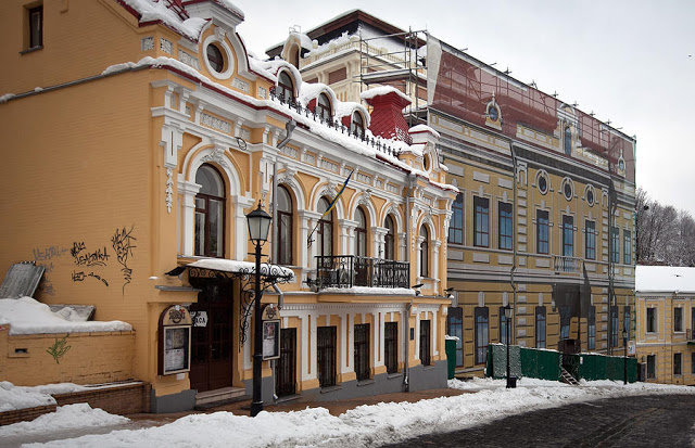 театр на андреевском спуске в киеве фото