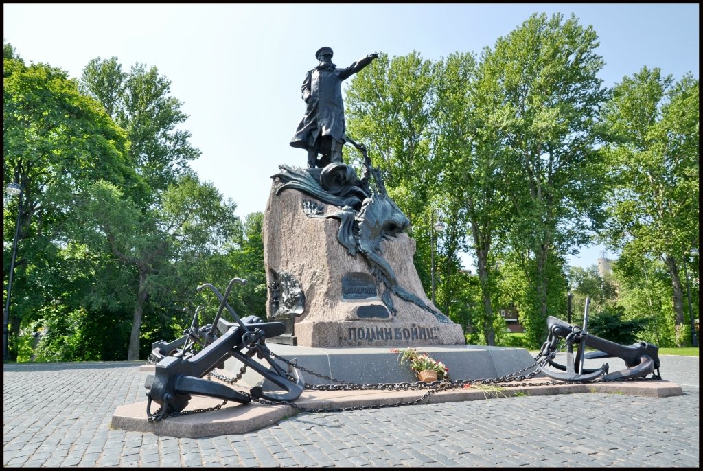памятник макарову в кронштадте фото