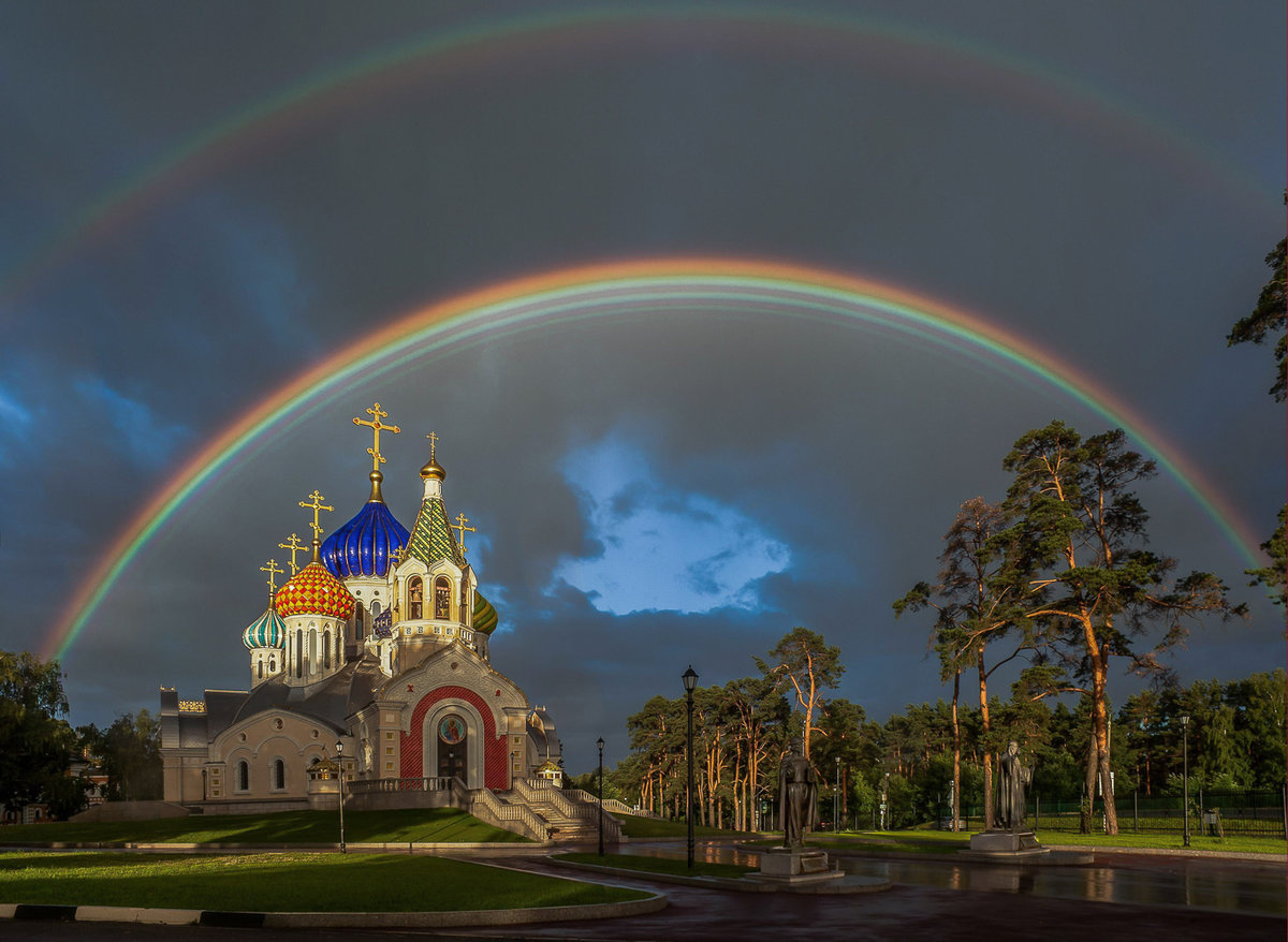 радуга над церковью фото