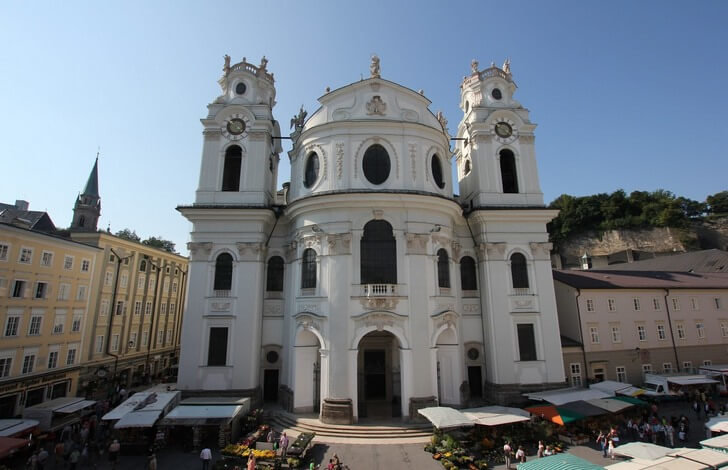 церковь коллегиенкирхе зальцбург фото