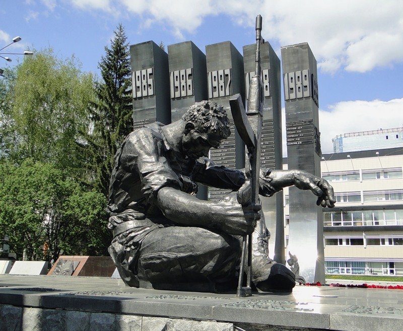 памятник черный тюльпан в екатеринбурге фото