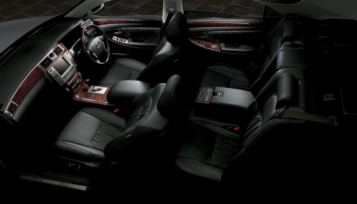 toyota crown majesta 2006 салон фото