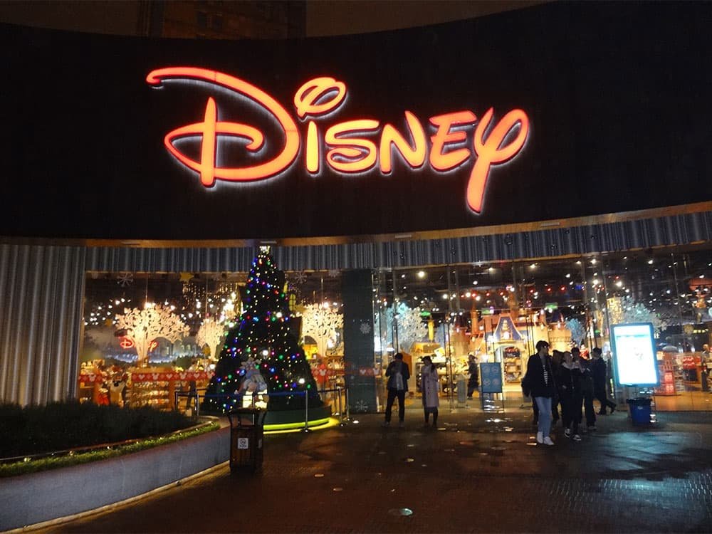 disney store фото