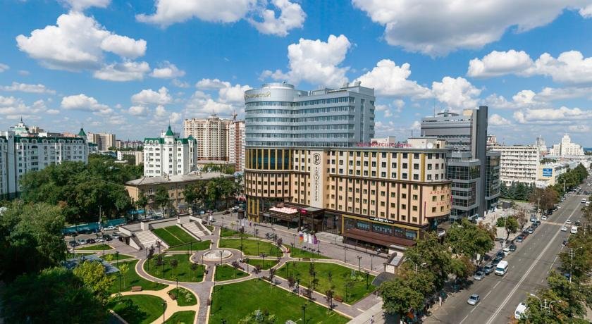 романовский сквер воронеж фото