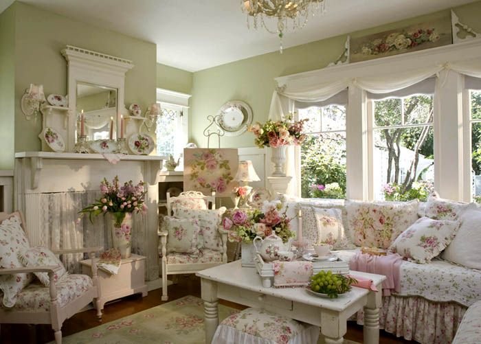 Милые цветочки, старинная мебель и светлые тона – основные черты стиля Южной Франции..