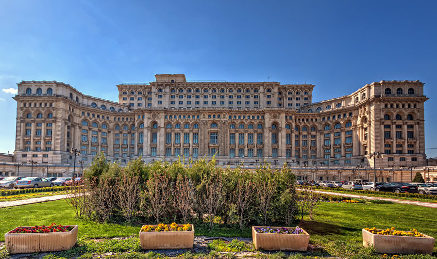 дворец парламента в бухаресте фото