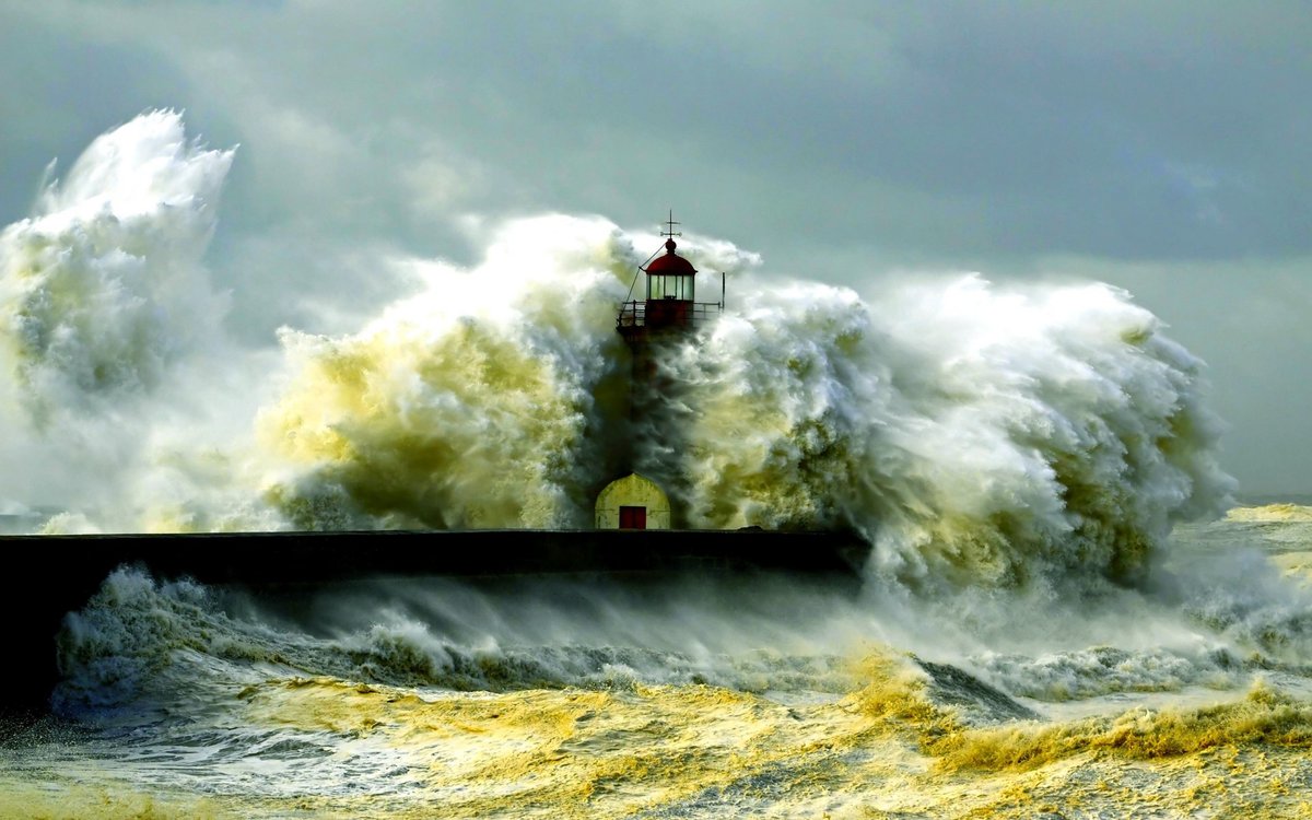 шторм маяк фото
