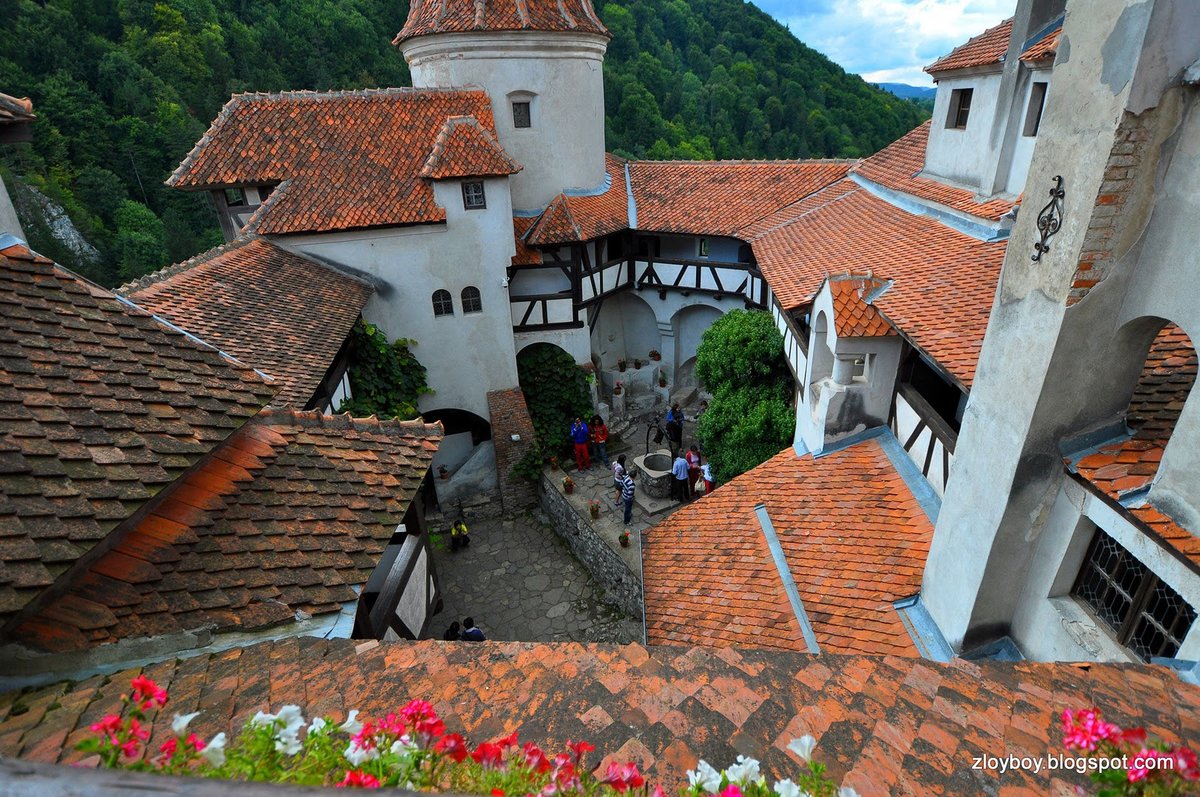 замок дракулы в румынии фото