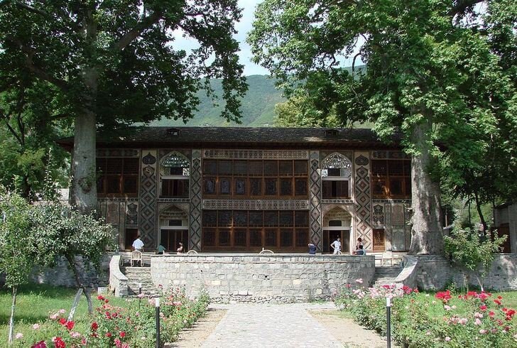 дворец шекинских ханов азербайджан фото